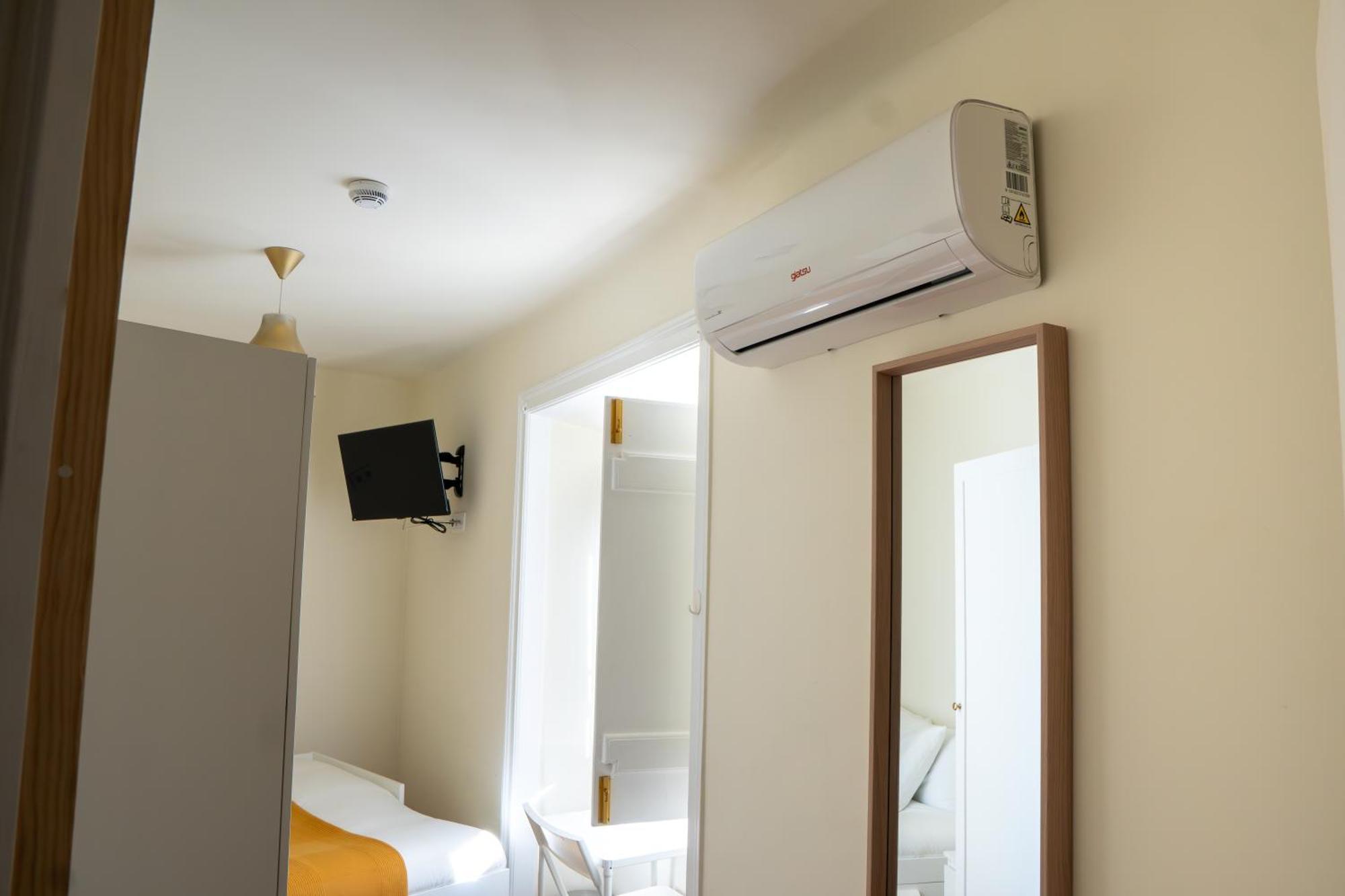 Matching Loures Guest House ภายนอก รูปภาพ