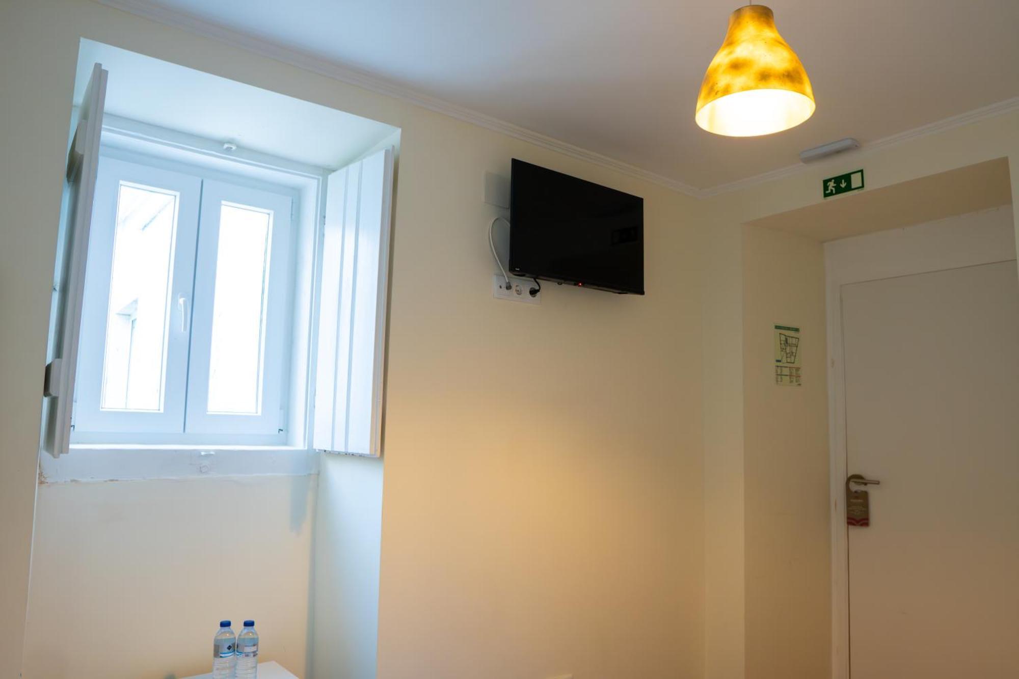 Matching Loures Guest House ภายนอก รูปภาพ